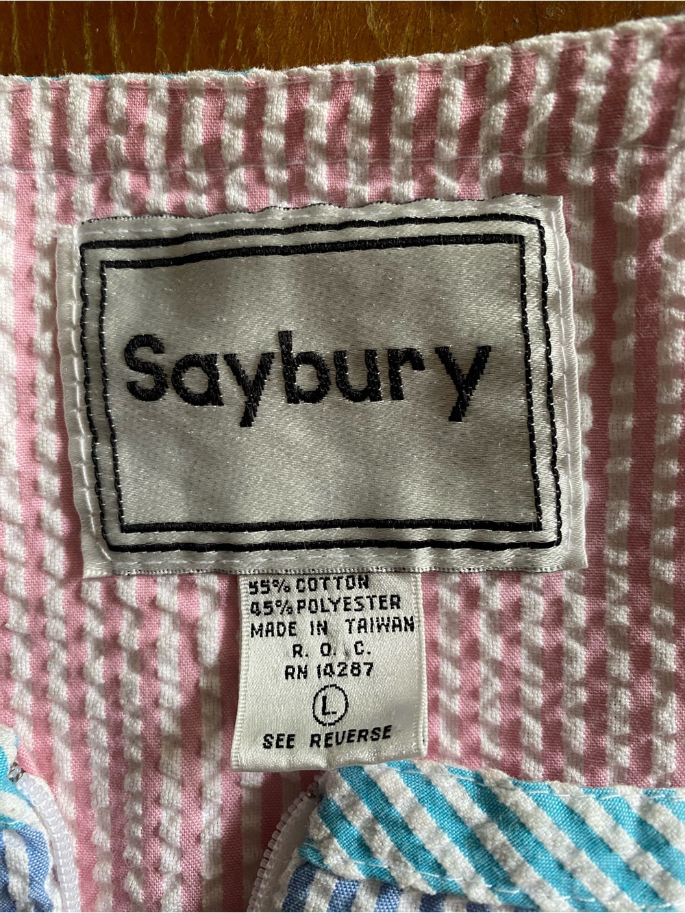 Saybury Vintage House Dress . Seersucker chevron design. 1980’s - Picture 9 of 9